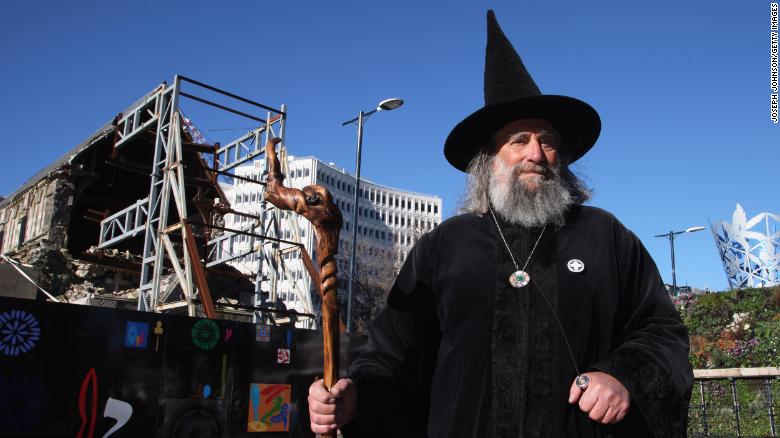 Ông Ian Brackenbury Channell&nbsp;– phù thủy được chính quyền công nhận ở New Zealand (ảnh: CNN)