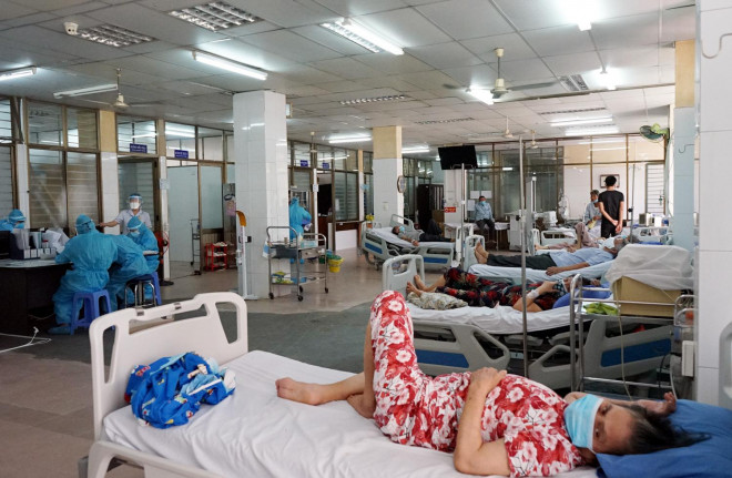 [Nhật ký từ tâm dịch Đà Nẵng]: Bệnh viện C kiểm soát từng người vào khám, điều trị - 14