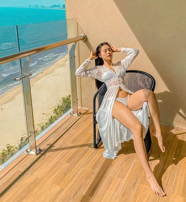 Xinh đẹp, gợi cảm cùng hàng tá bí quyết tập luyện là lý do tạo nên sức hút to lớn cho Phương Trang trên các trang mạng xã hội.
