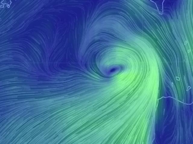 Tin tức trong ngày - Áp thấp nhiệt đới trên Biển Đông di chuyển nhanh, có khả năng mạnh thành bão