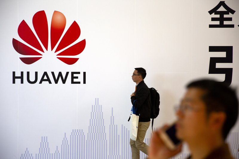 Huawei có thể bị thiệt hại nặng nề trước những lệnh trừng phạt từ phía Mỹ (Nguồn: IndiaTimes)