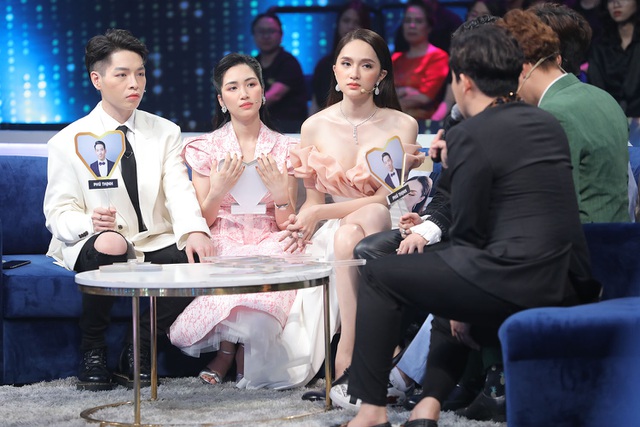 Hương Giang ngồi ghế bình luận của nhiều chương trình hẹn hò ăn khách, và 2 lần làm nữ chính trong "Người ấy là ai".