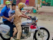 Tin tức trong ngày - Trần tình của nam sinh ngủ quên được CSGT đến phá cửa, dùng xe chuyên dụng đón đi thi