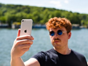 Thời trang Hi-tech - Mua Oppo Reno4 Pro hay bù thêm 1 triệu mua iPhone SE 2020?