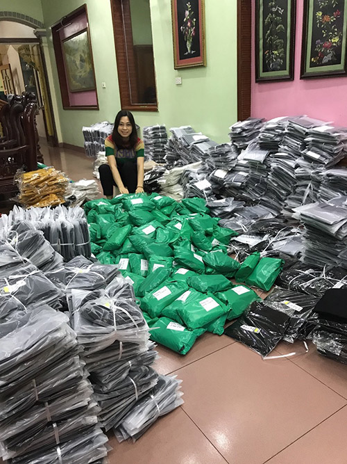 Việc chốt hàng trăm đơn hàng mỗi ngày không còn khó với chị