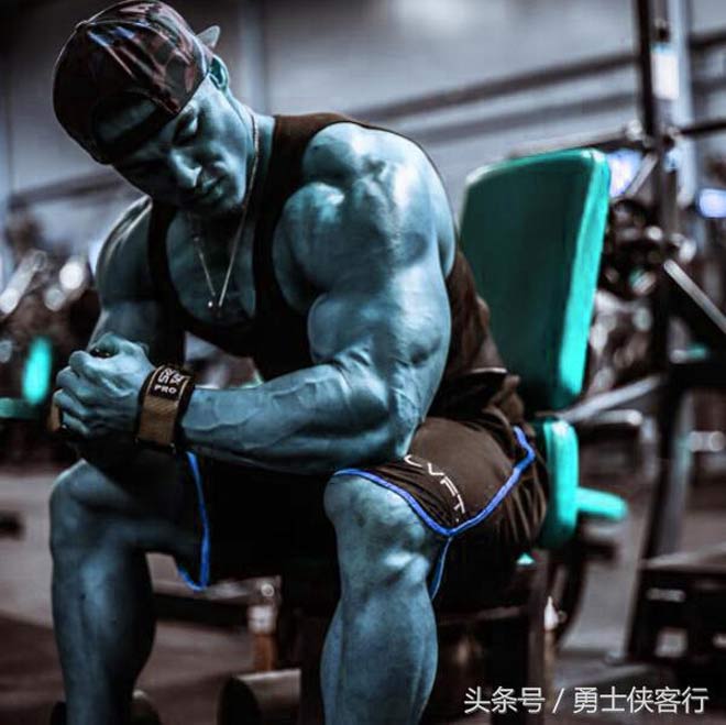 Tạo hình giống "Người khổng lồ" xanh&nbsp;