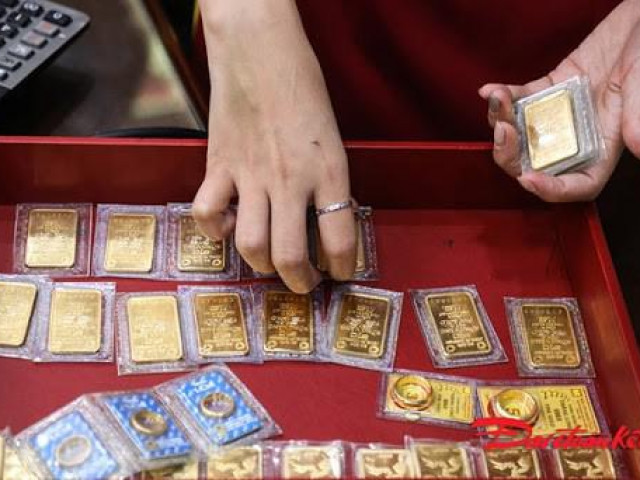 Kinh doanh - Khóc cười cùng "vòng xoáy" giá vàng, một tuần mất toi tiền tỷ