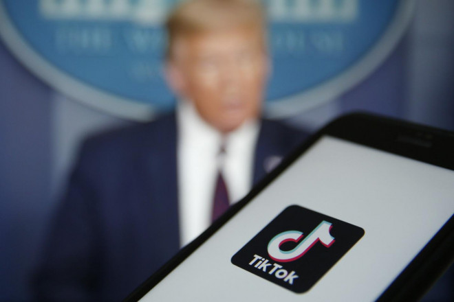 Sắc lệnh cấm TikTok của Tổng thống Trump có thể ngăn không cho các kho ứng dụng lớn ở Mỹ như Apple, Google đăng tải TikTok, khiến việc quảng cáo trên TikTok trở thành phi pháp. Ảnh: SCMP