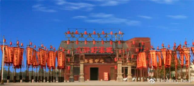 Những màn biểu diễn võ thuật và nghệ thuật là món ăn tinh thần không thể thiếu trong khu danh thắng