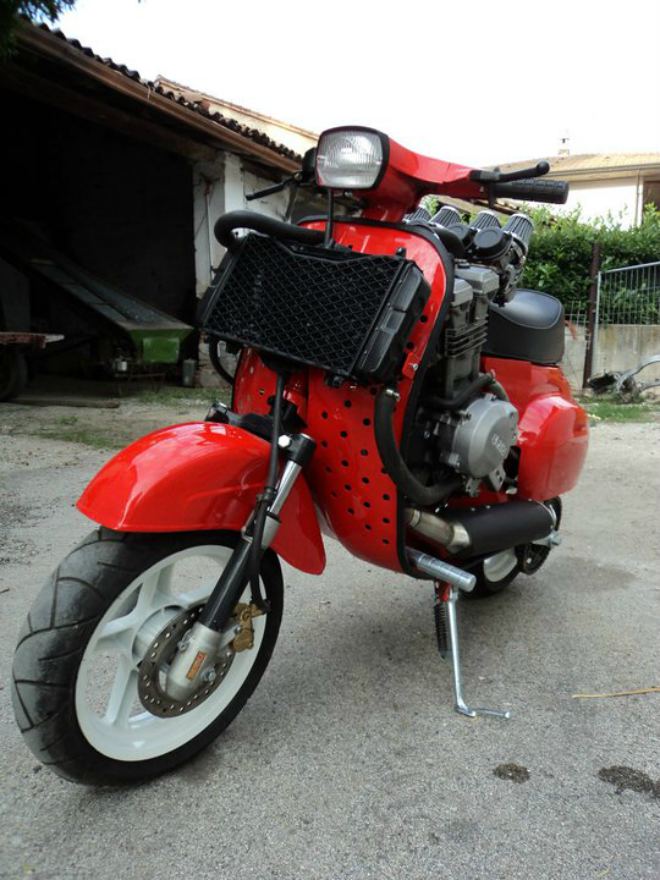 Vespa 50cc độ động cơ khủng 600cc thiết kế 4 xy lanh - 2