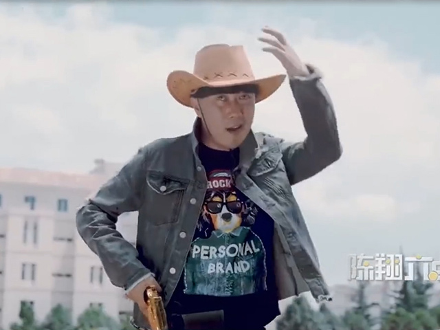 Video Clip Cười - Cuộc "đọ súng" của dân chơi cao bồi thời hiện đại