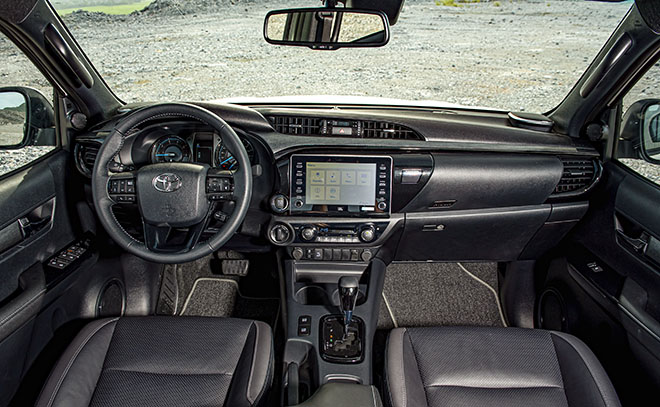 Toyota Hilux 2020 ra mắt tại Việt Nam, giá 921 triệu đồng - 11