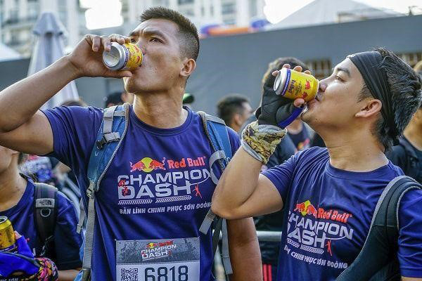 Red Bull trở thành “bạn đồng hành” cùng nhiều bộ môn thể thao trên thế giới như đua xe, trượt ván, boxing, bơi lội, điền kinh,…