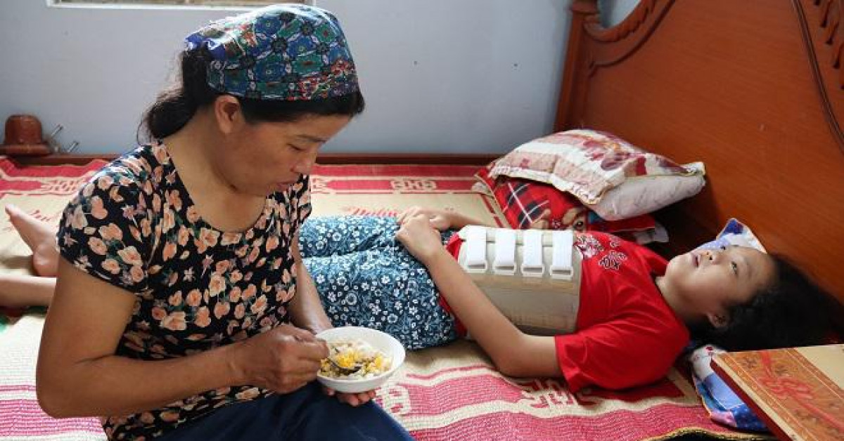 Bạn trẻ - Cuộc sống - Dang dở giấc mơ được thi tốt nghiệp của nữ sinh lên 9 tuổi vẫn không ăn được cơm