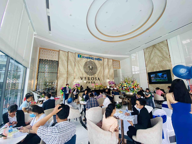 Rất đông khách hàng tham quan Verosa Park hàng tuần