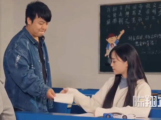 Video Clip Cười - Nghe bạn tư vấn cách tỏ tình chàng trai nhận cái kết "ê chề"