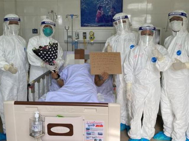 Tin tức trong ngày - Một bệnh nhân Covid-19 nặng "không thua ca 91" được chữa trị khỏi bệnh ở Đà Nẵng