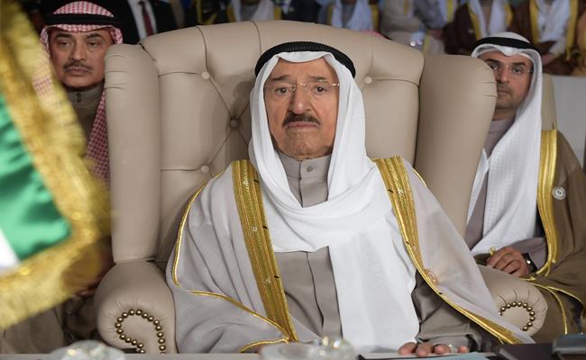 Gia đình Al-Sabah đang nắm quyền cai trị Kuwait - một quốc gia Tây Á. Vương triều này đã cai trị đất nước Trung Đông kể từ năm 1752 và tiểu vương hiện tại là Sheikh Sabah IV AhmadAl-Jaber Al-Sabah.
