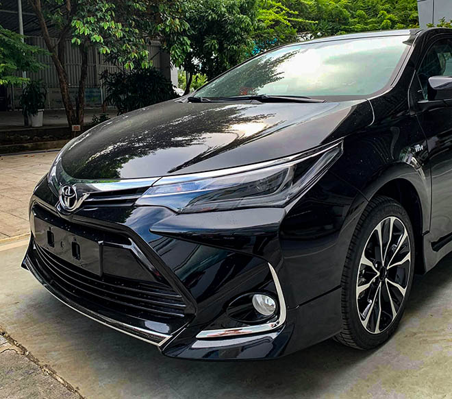 Cận cảnh Toyota Corolla Altis thế hệ mới tại Việt Nam - 6