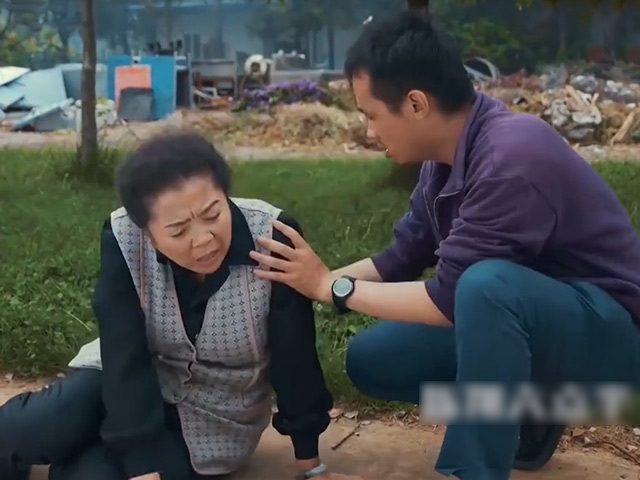 Video Clip Cười - Lòng tự trọng của người làm nghề "ăn vạ"