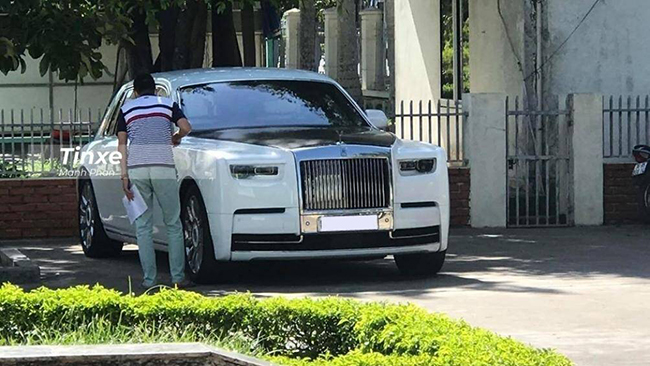 Chiếc xe siêu sang Rolls-Royce Phantom Tranquillity đầu tiên về Việt Nam đã bị bắt gặp tại Thanh Hoá
