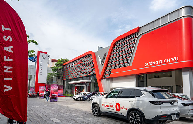 Khám phá showroom VinFast mới rộng 2.000m2 tại Hà Nội - 2