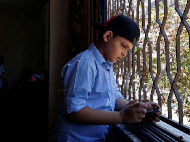 Bạn trẻ - Cuộc sống - Không chỉ Rap Việt gây sốt, cậu bé 11 tuổi hát rap về chiến tranh cũng “viral” cực mạnh