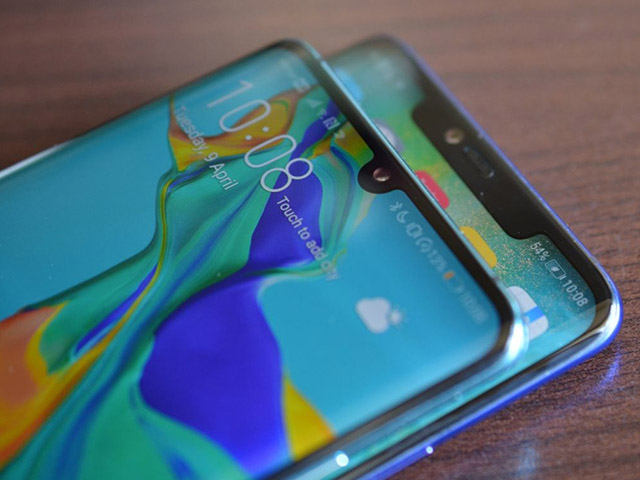 Thời trang Hi-tech - Huawei trấn an khách hàng, Google phản ứng sao?