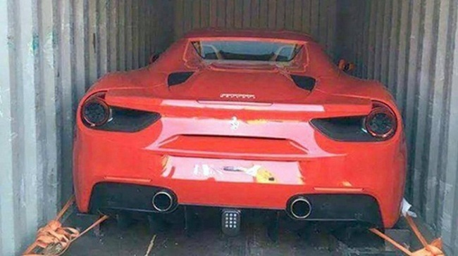 Siêu xe nhãn hiệu Ferrari được rao bán đấu giá với giá khởi điểm 1,3 tỷ đồng