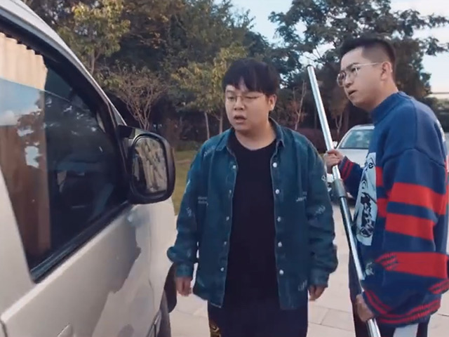 Cười 24H - Phàm ở đời những kẻ to mồm thường... ăn đòn