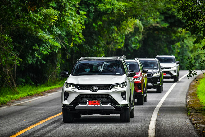 Toyota Fortuner sẽ có thêm phiên bản máy dầu 200 mã lực tại Việt Nam ...