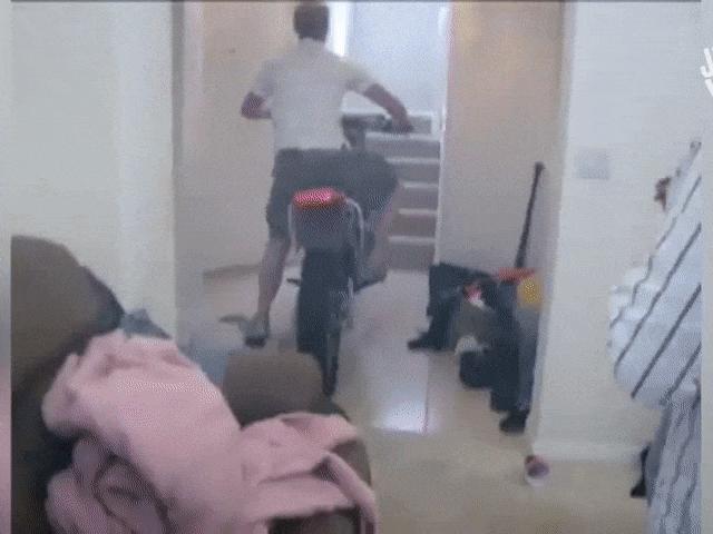 Tranh vui - Cái kết "thê thảm" của các chàng trai vàng trong làng thích thể hiện