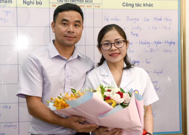 Bác sĩ Cao Thị Kim Băng và chồng sắp cưới của mình