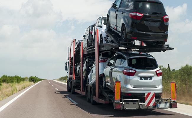 Cả xe mới và xe cũ đều có lợi nhuận định mức. Con số này sẽ nằm trong giá xe ngay lập tức (ngoài chênh lệch giá ở trên). Lợi nhuận định mức khác nhau tùy vào đại lý, xe cũ, xe mới… Lợi nhuận định mức với ô tô ít khi dưới 500 USD (11,5 triệu đồng). Thậm chí, có những xe lợi nhuận định mức lên tới 1.500 USD (34,7 triệu đồng).
