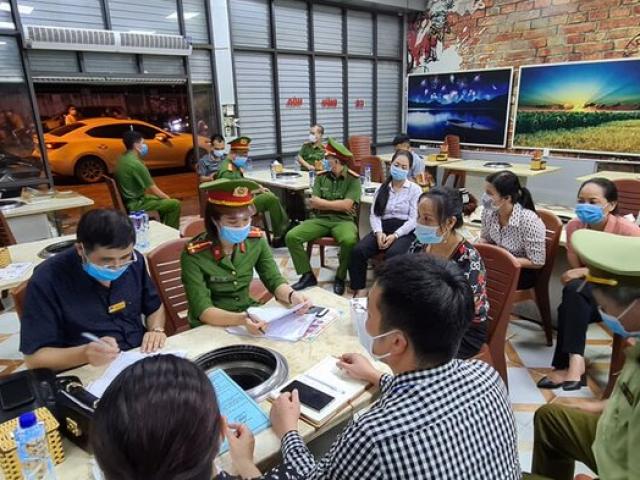 Tin tức trong ngày - Vụ cô gái quỳ ở quán nướng: Lộ một loạt vi phạm, chủ quán bị phạt tiền