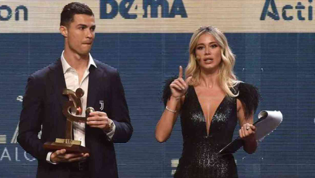 Ngôi sao Cristiano Ronaldo từng "đứng tim" trước vẻ đẹp và giọng nói của cô khi trò chuyện.

