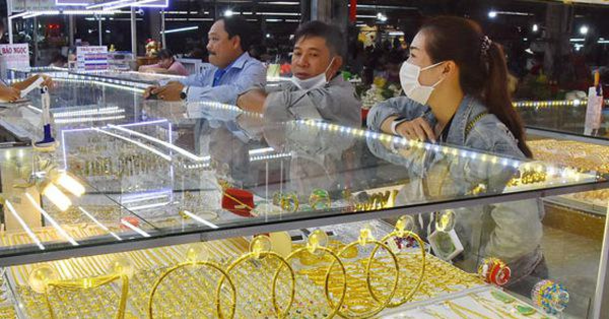 Kinh doanh - Có hay không việc tung hứng giá vàng?