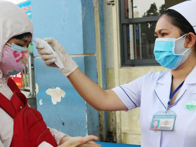 Sức khỏe đời sống - 10 giải pháp tăng cường bảo vệ người bệnh thuộc nhóm nguy cơ cao chống dịch COVID-19