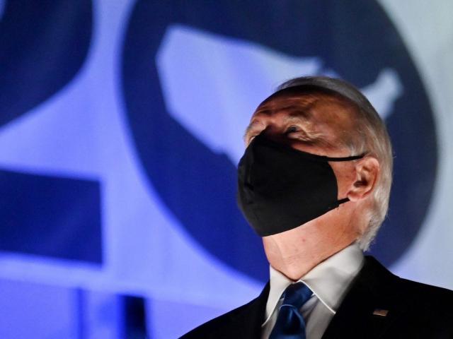 Thế giới - Ứng viên tổng thống Mỹ tung "đòn" nhắm cả vào TQ lẫn ông Trump