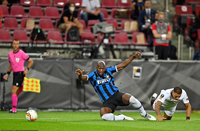 Bi kịch Lukaku: San bằng thành tích Ronaldo "béo", đá phản làm Inter mất cúp - 1