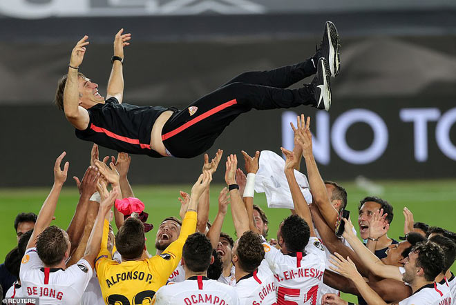 Sevilla vô địch Europa League: "Chân mệnh thiên tử", ngả mũ kỳ tích vĩ đại - 12