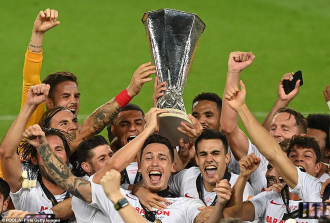 Sevilla vô địch Europa League: "Chân mệnh thiên tử", ngả mũ kỳ tích vĩ đại - 15
