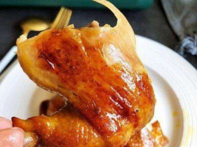 Ẩm thực - Cho nửa con gà vào nồi cơm điện theo cách này, 30 phút sau có món ngon "nuốt lưỡi"