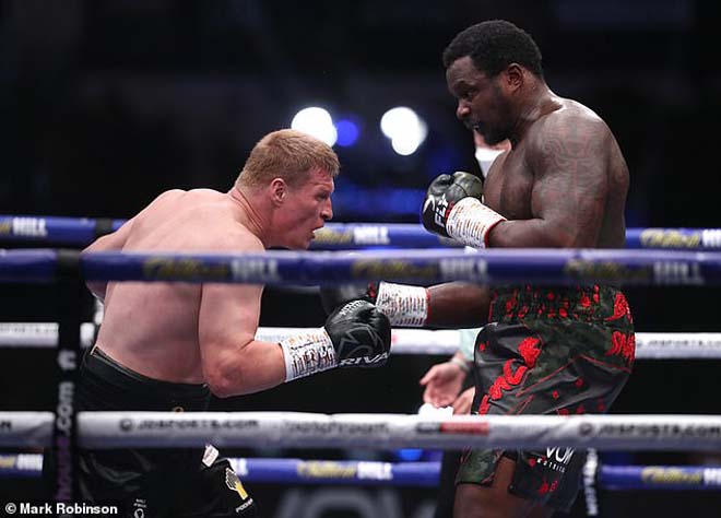 Dillian Whyte nắm lợi thế trong phần lớn thời gian của trận đấu