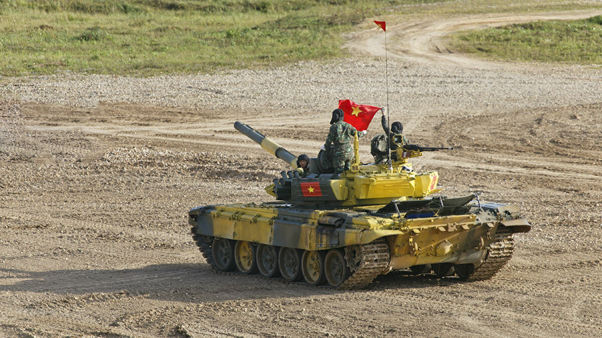 Đội tuyển Việt Nam giành chiến thắng đầu tiên trong cuộc đua xe tăng ở Nga (ảnh: Sputnik)