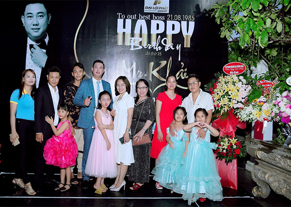 Doanh nhân Nguyễn Thiện Khải hạnh phúc đón tuổi 35 - 2