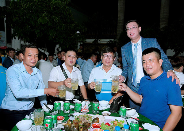 Doanh nhân Nguyễn Thiện Khải hạnh phúc đón tuổi 35 - 3