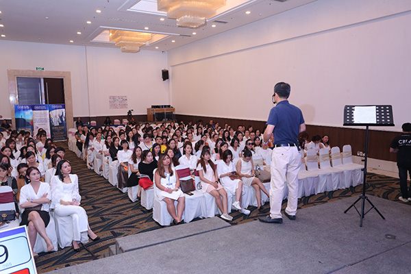 Học viên Success Business School thảo luận giải pháp tháo gỡ khó khăn kinh doanh vì dịch Covid-19 trong buổi offline tháng 8/2020