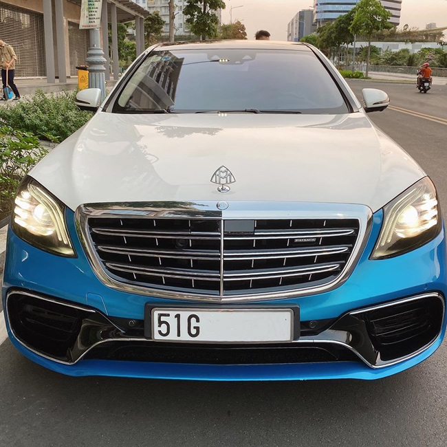 Tháng 2 năm nay, sau hơn 1 năm mua chiếc xe siêu sang Mercedes-Maybach S450 có giá hơn 7 tỷ đồng về sử dụng, Diệp Lâm Anh đã rao bán lại xe này với mức giá 6,8 tỷ đồng cùng lời hứa sẽ tặng túi hiệu Chanel.
