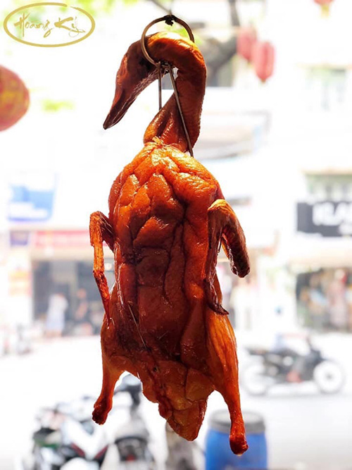 Từng khối cơ bắp nổi lên cuồn cuộn